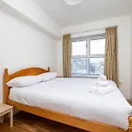Flat W/ Balcony & Canal View - 4min To Station